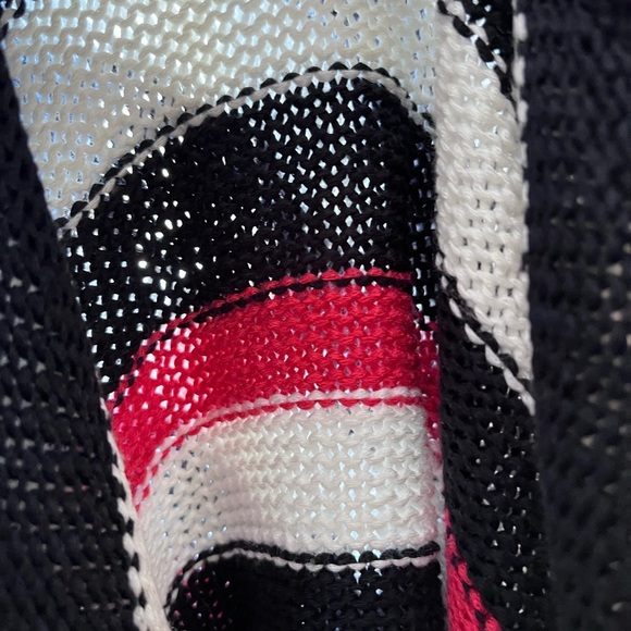 Women’s soft knit sweater. - Picture 8 of 8